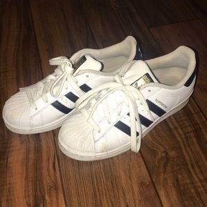 Adidas superstars